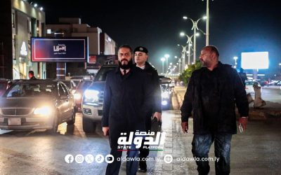 مدير أمن بنغازي يتفقد سير عمل الدوريات الأمنية لغرفة انضباط الشارع العام.