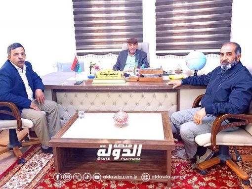 وزير الخدمة المدنية يبحث أوضاع الموظفين النازحين بالمنطقة الغربية 