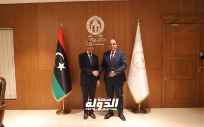 رئيس المجلس التسييري لبلدية بنغازي والسفير الفرنسي يناقشان سُبل التعاون الاقتصادي والمشاريع التنموية
