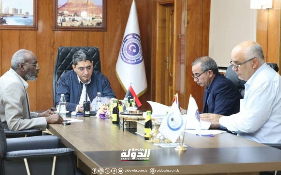 وزير العمل والتأهيل يتابع الإجراءات النهائية لأعمال اللجنة الرئيسية للشركات المتعثرة والمنسحبة