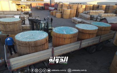 الشركة العامة للكهرباء تنقل كوابل الضغط العالي إلى بنغازي