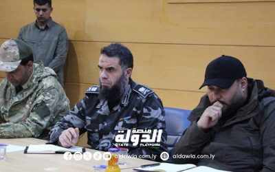 اللواء العمامي يعقد اجتماعا موسعا لمناقشة كيفية تسهيل مشاريع الإعمار في الجفرة