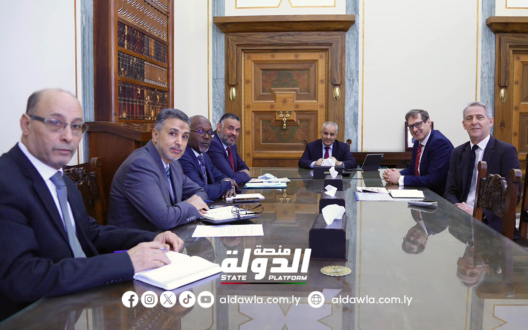 المصرف المركزي يناقش مستجدات تنفيذ ملاحق العقود المتعلقة بطباعة 30 مليار دينار لحل أزمة السيولة.