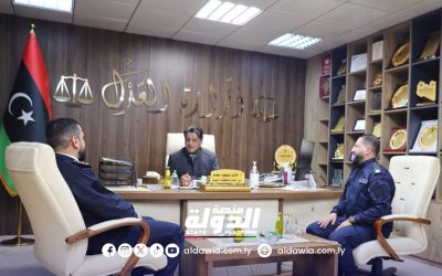 وزير العدل يبحث تفعيل الإجراءات القانونية المتعلقة بإصدار وتجديد الجوازات.