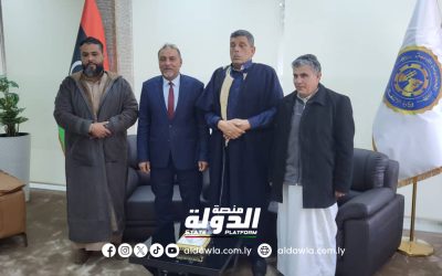 وزير الأشغال العامة يستقبل وفدا من قبيلة البراعصة في منطقة جنوب الأخضر.