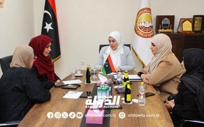 النائبة انتصار شنيب تناقش الصعوبات التي تعترض عمل المرأة الليبية وسبل حلحلتها.