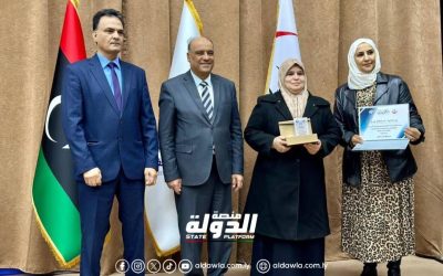 جامعة بنغازي تكرم الطلبة والأساتذة المتفوقين