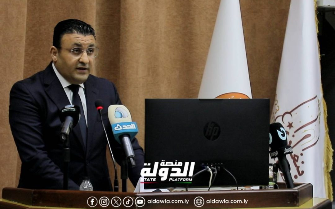 وزير الدولة لشؤون الاتصال الحكومي يشيد بجهود الأجهزة المعنية في مواجهة المنخفض الجوي