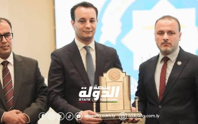 جامعة بنغازي تكرم المدير العام لصندوق إعادة إعمار ليبيا بجائزة الجامعة التقديرية لعام 2024