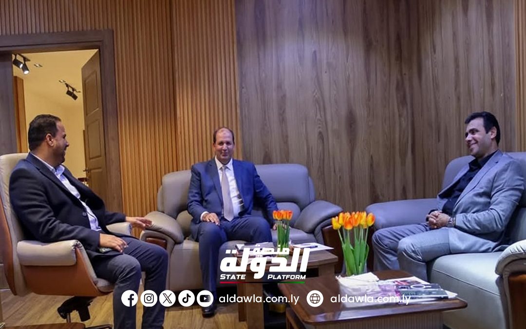 وزير التعليم العالي يطلع على سير العملية التعليمية بجامعة عمر المختار