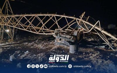 حادث سير يتسبب في سقوط برج كهرباء بطبرق