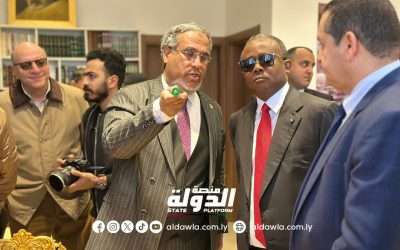 قبل مغادرته من بنغازي رئيس غينيا بيساو يزور ضريح شيخ الشهداء عمر المختار
