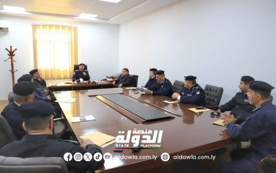 معاون مدير أمن بنغازي الكبرى يناقش كيفية تعزيز العمل الأمني داخل مراكز الشرطة