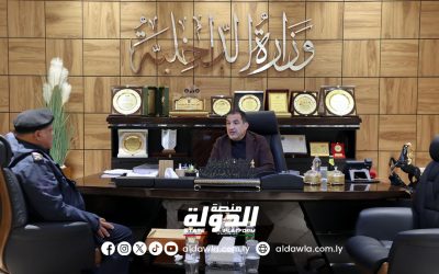 وزير الداخلية يتابع سير العمل الأمني في منطقة الواحات