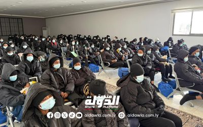 ترحيل عدد من الوافدين النيجريين إلى بلادهم