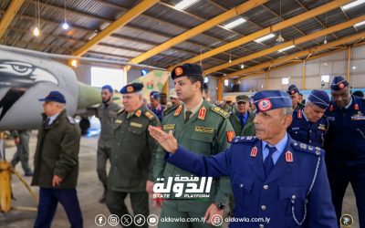 رئيس أركان الوحدات الأمنية يؤكد أهمية تطوير القدرات التشغيلية لقاعدة طبرق الجوية