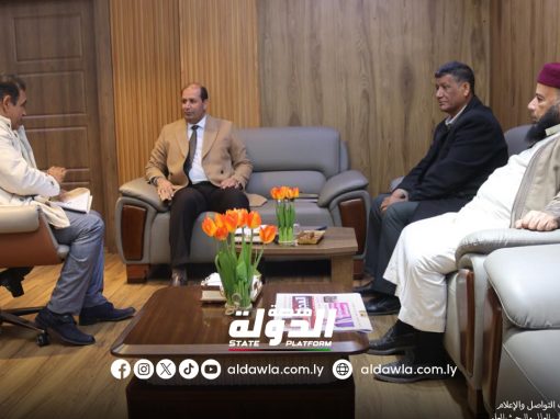 وزير التعليم العالي يبحث سبل تحسين مستوى الأداء الأكاديمي والإداري بكلية مرادة