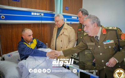 مساعد رئيس أركان القوات البرية يزور جرحى القوات المسلحة في بنغازي