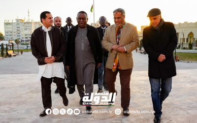 وزير الخارجية ورئيس معهد الاستراتيجيات الأفريقية يزوران ضريح عمر المختار في بنغازي