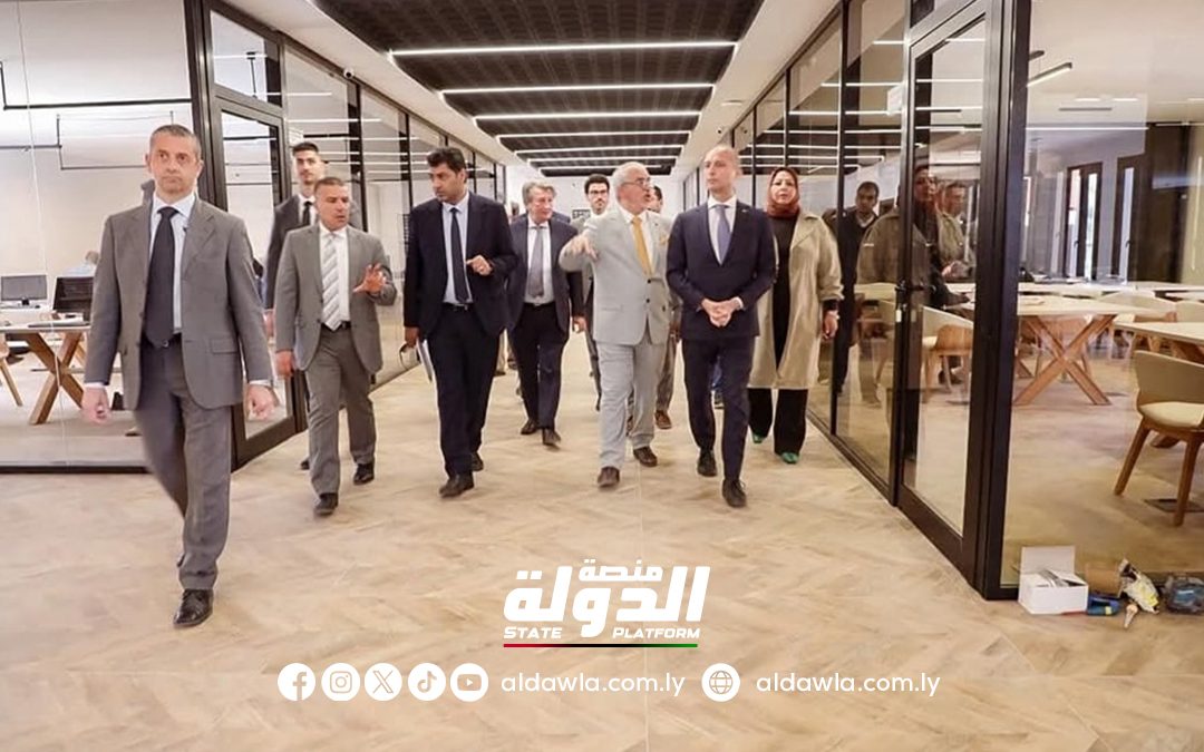 السفير الإيطالي يجري زيارة للجامعة الدولية للعلوم الطبية في بنغازي
