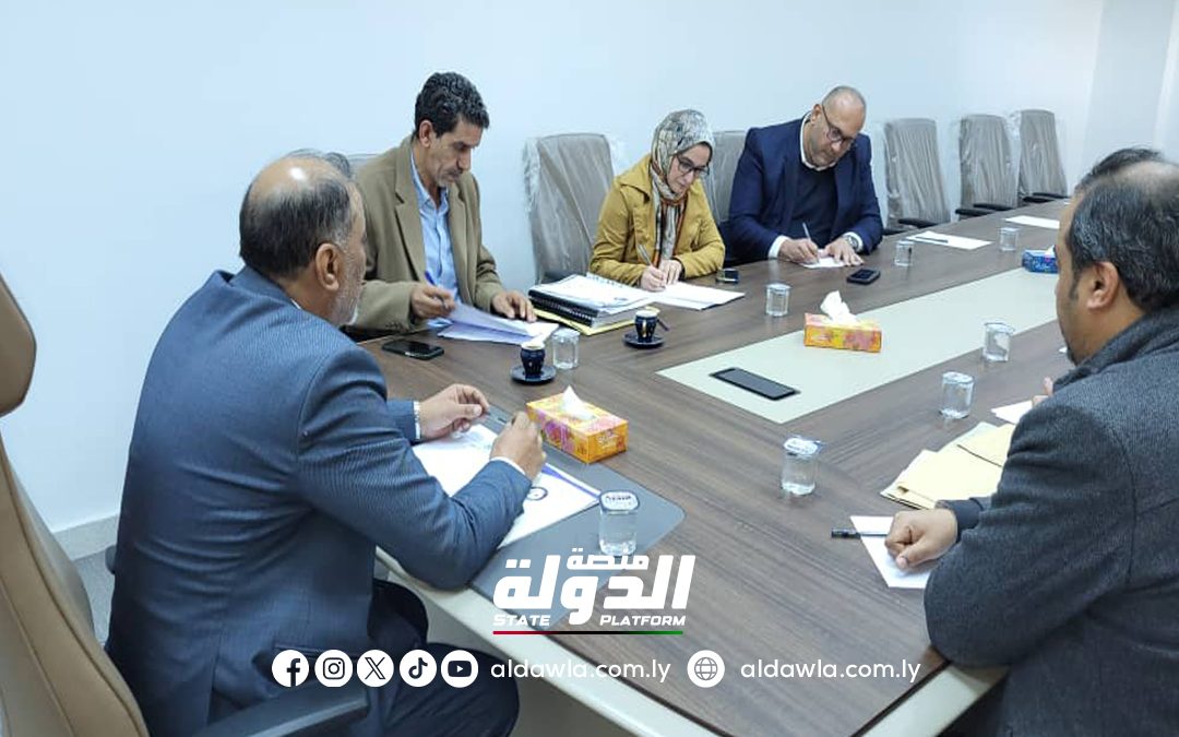 العبيدي يناقش أوضاع شركة الأشغال العامة درنة