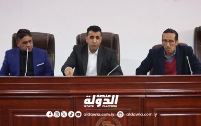 وزارة الخدمة المدنية تناقش الإشكاليات التي تواجه الموظفين بالقطاعات الخدمية في بلدية شحات