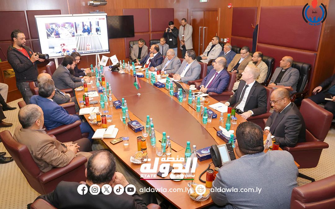 مؤسسة النفط تناقش سير عمليات الإنتاج بشركة الواحة للنفط في طرابلس