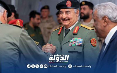 المشير خليفة حفتر يحضر مأدبة إفطار جماعي بمقر القيادة العامة