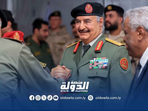 المشير خليفة حفتر يحضر مأدبة إفطار جماعي بمقر القيادة العامة