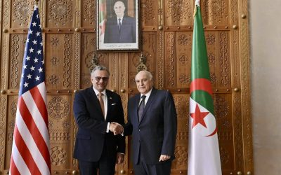 عطاف يبحث مع مستشار ترامب تطورات ليبيا وتعزيز الشراكة